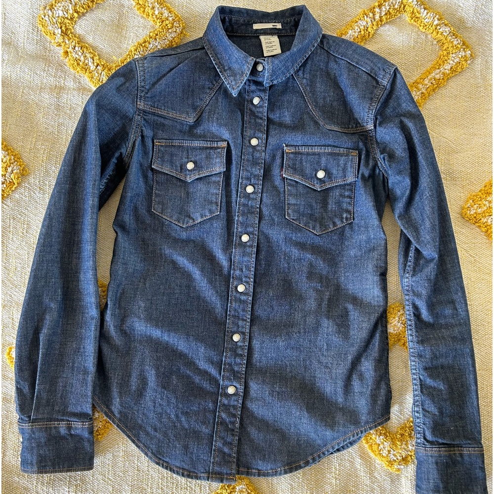 Levi’s jeans shirt (size xs)